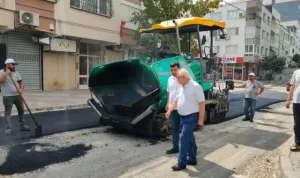 Başkan Selvitopu asfalt çalışmalarını yine yerinde denetledi