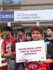 TİP üniversitelerde barınma sorunu nedeniyle protesto eylemi gerçekleştirdi…