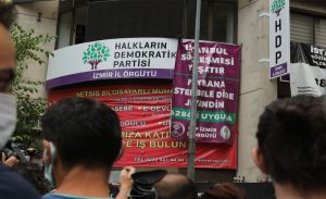 HDP İzmir İl eş başkanları ve ilçe başkanı gözaltında!