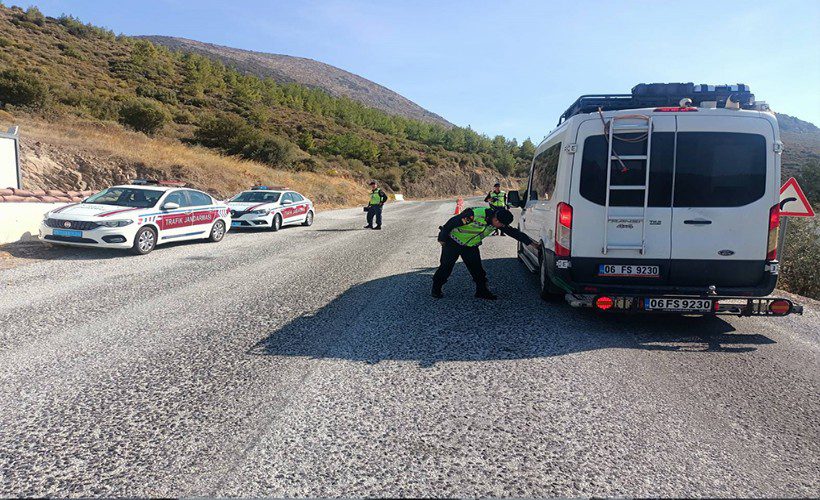 İzmir’de jandarma ekipleri tarafından