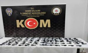 İzmir polisinden çeteye darbe! Yasa dışı 96 silah ele geçirildi