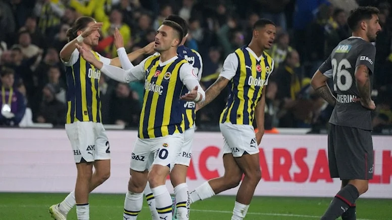 Fenerbahçe, ilk yarısını yenik