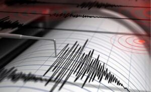 Bir deprem de Menderes açıklarında meydan geldi