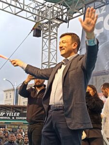 HAMZA DAĞ ; “BİZİM VİZYONUMUZ VAR İZMİR BİZİMLE GELİŞECEK”