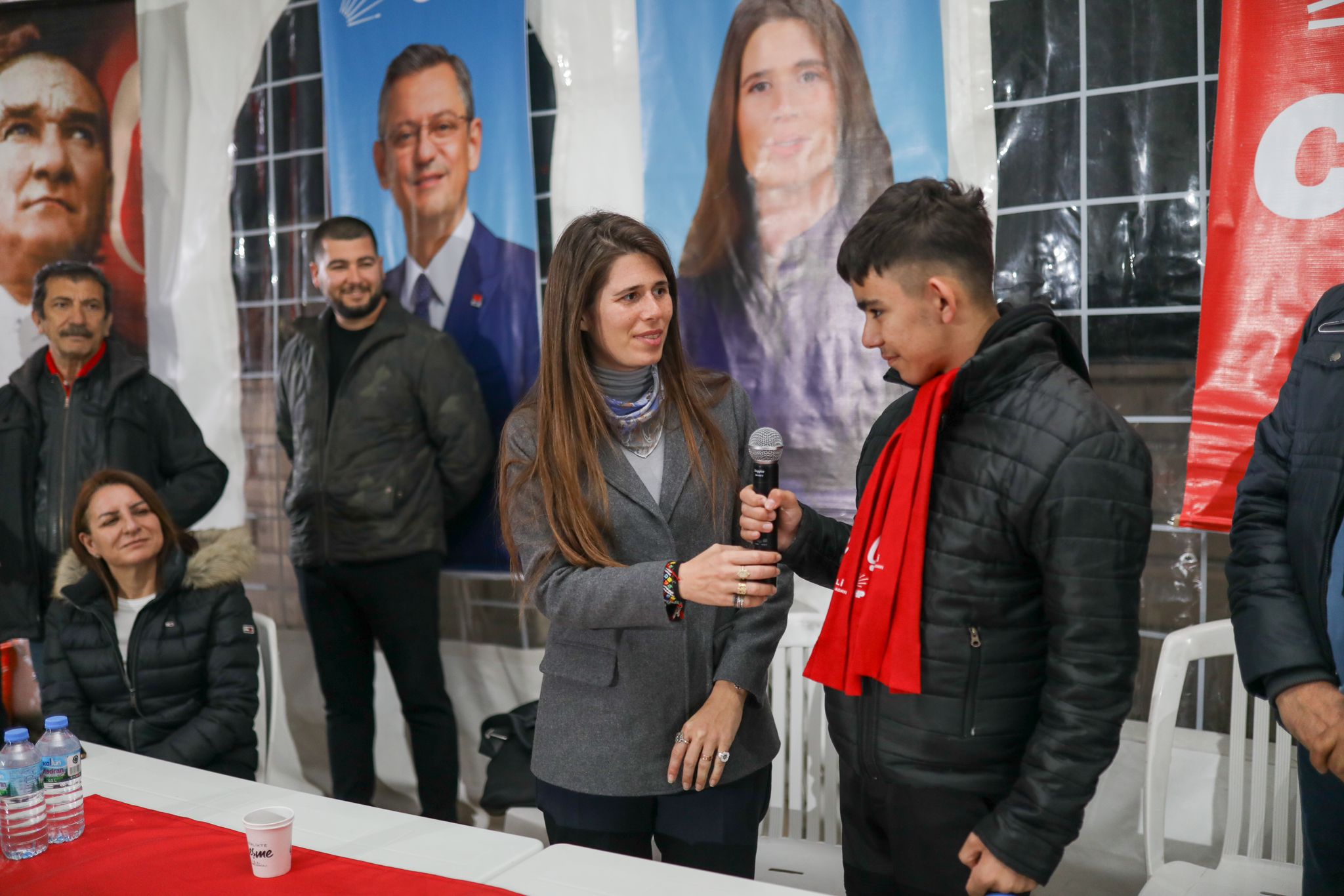 Çeşme’de TOKİ Seçim Ofisi’nde