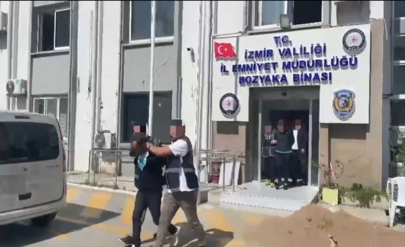 İzmir’de, kamyonetinde, başından tabancayla