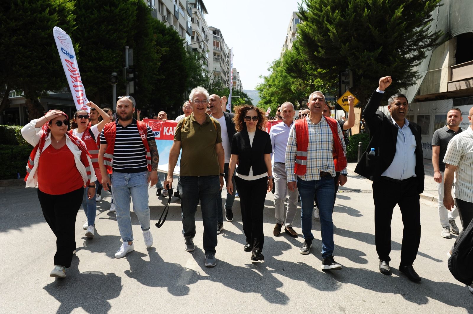 Karşıyaka Belediye Başkanı B.