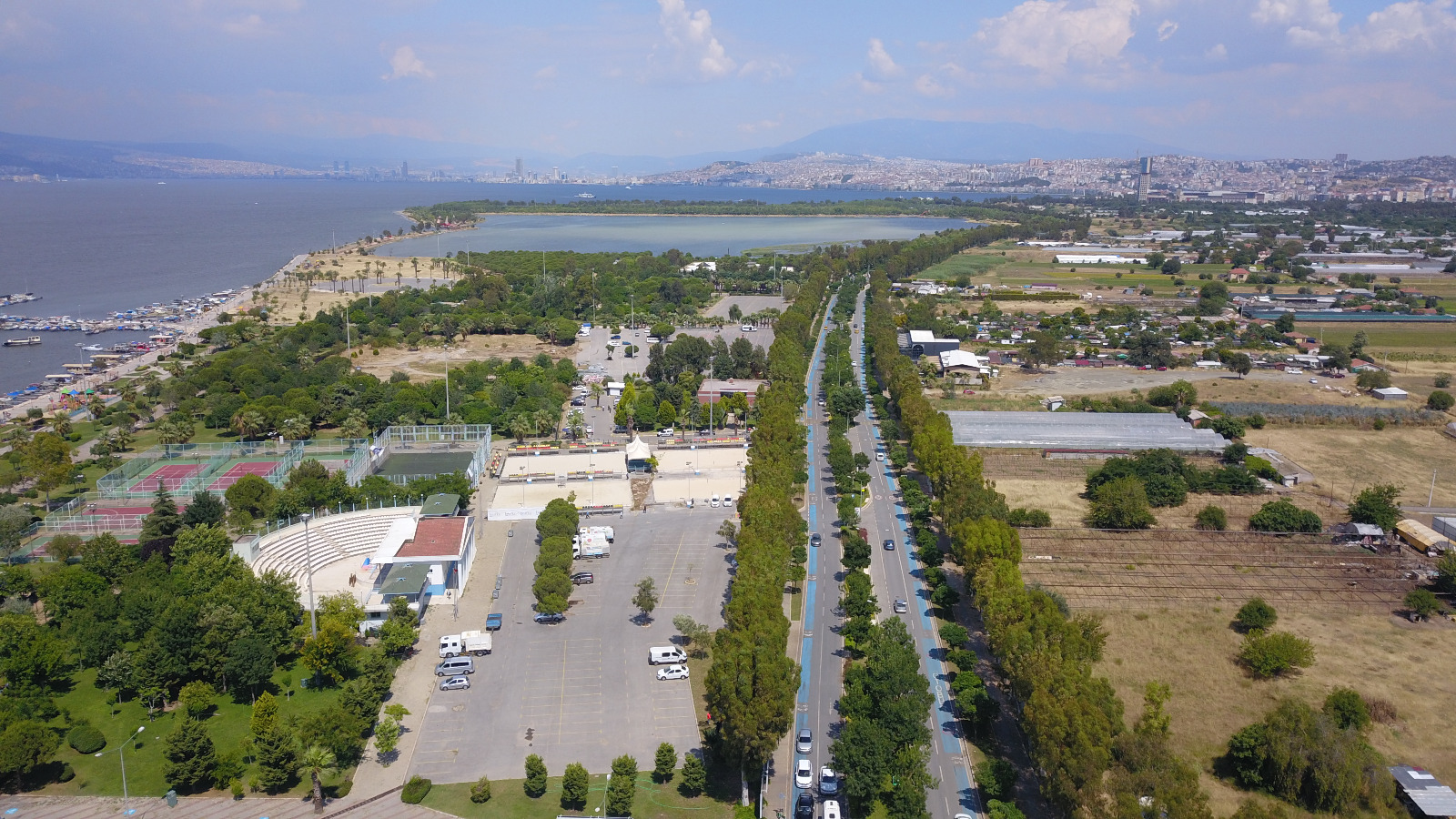 İzmir Büyükşehir Belediye Başkanı