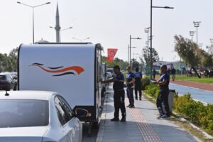 İnciraltı ve Karşıyaka’da 433 karavan tahliye edildi