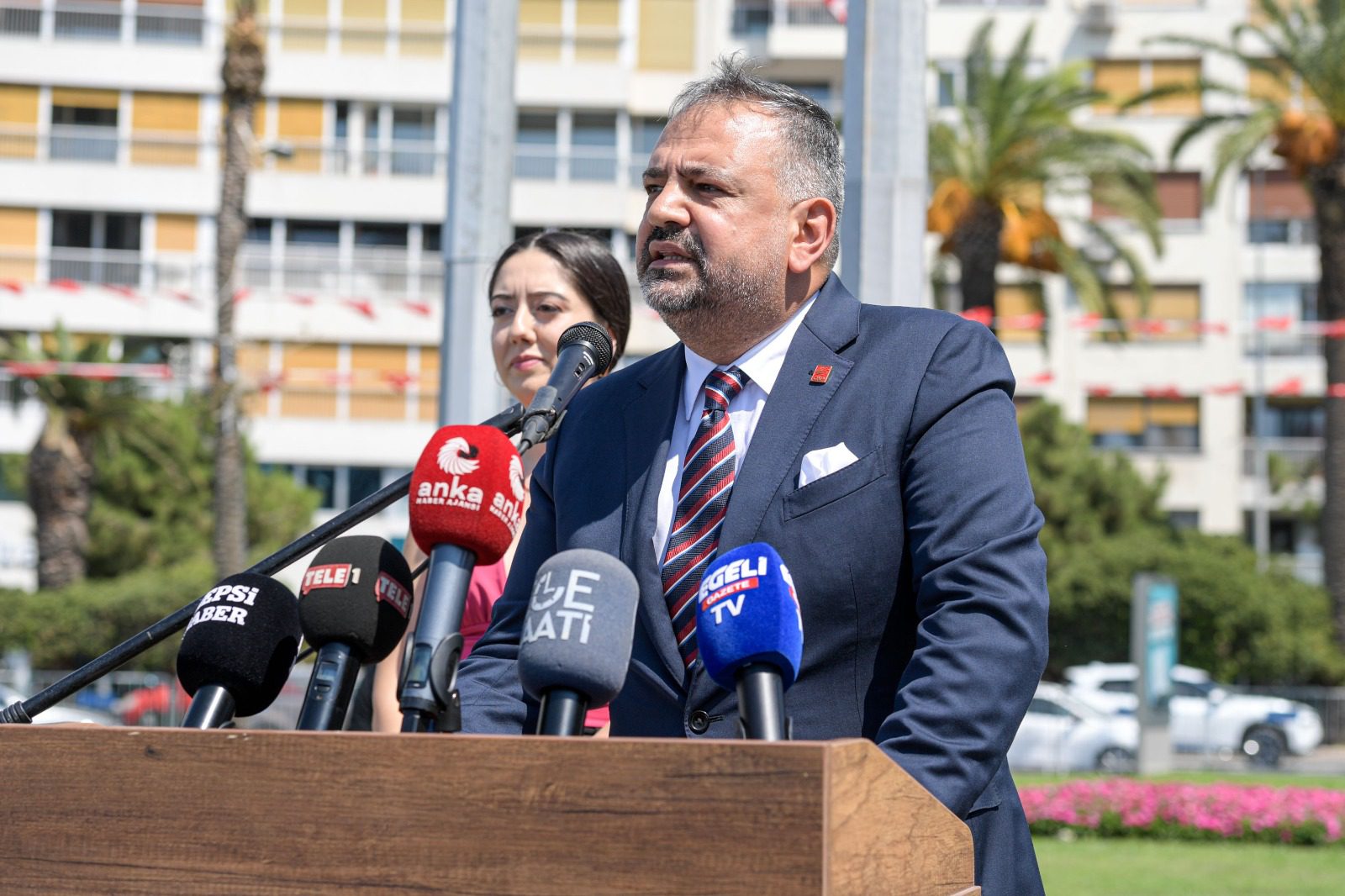 Şenol Aslanoğlu ; “Buradayız, dimdik ayaktayız”