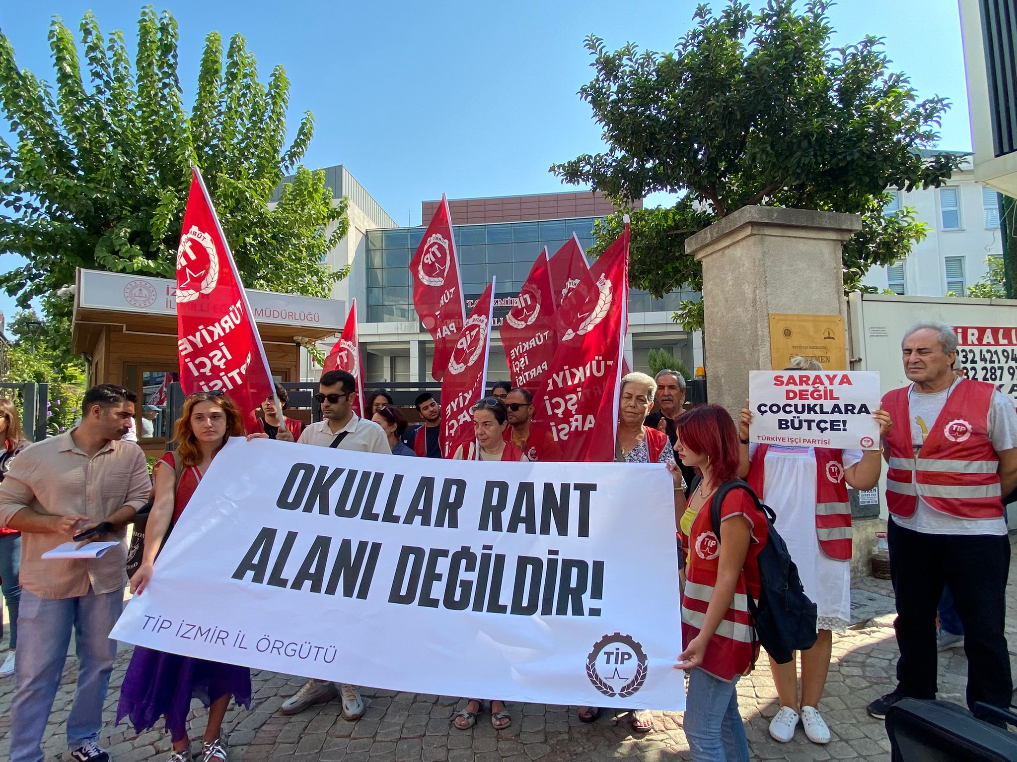 Okullar Rant Alanı Değildir! 