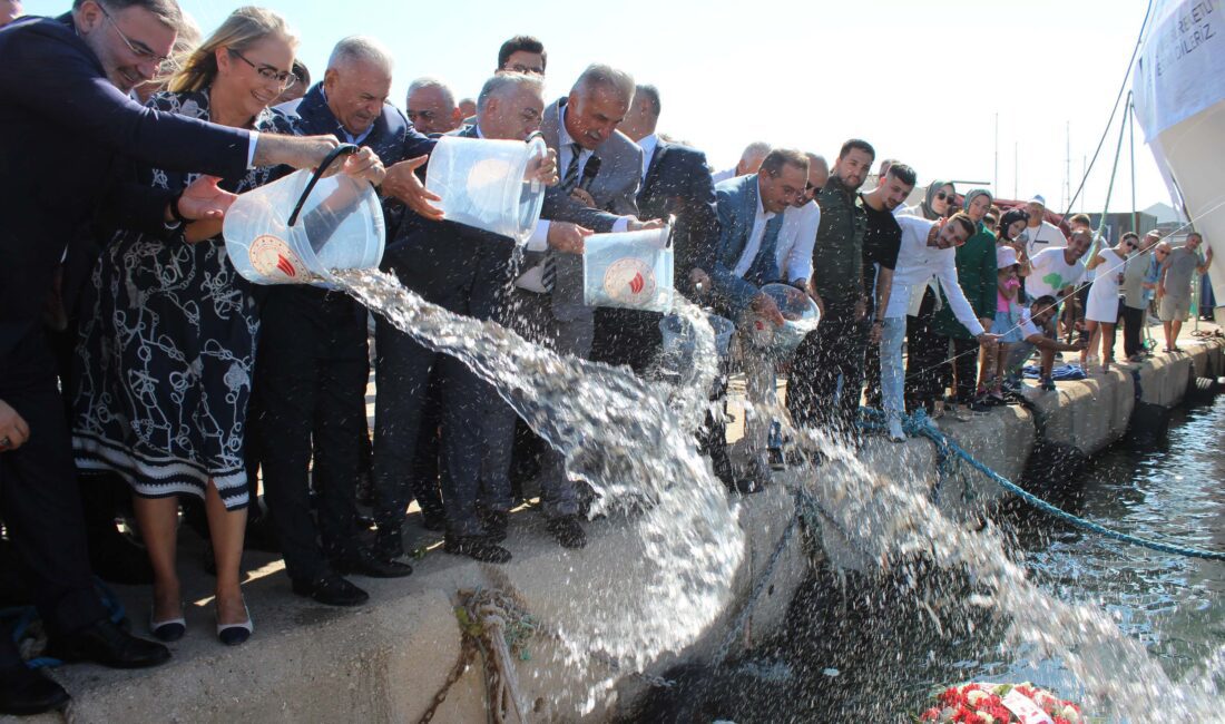 İzmir Güzelbahçe Balıkçı Limanı'nda