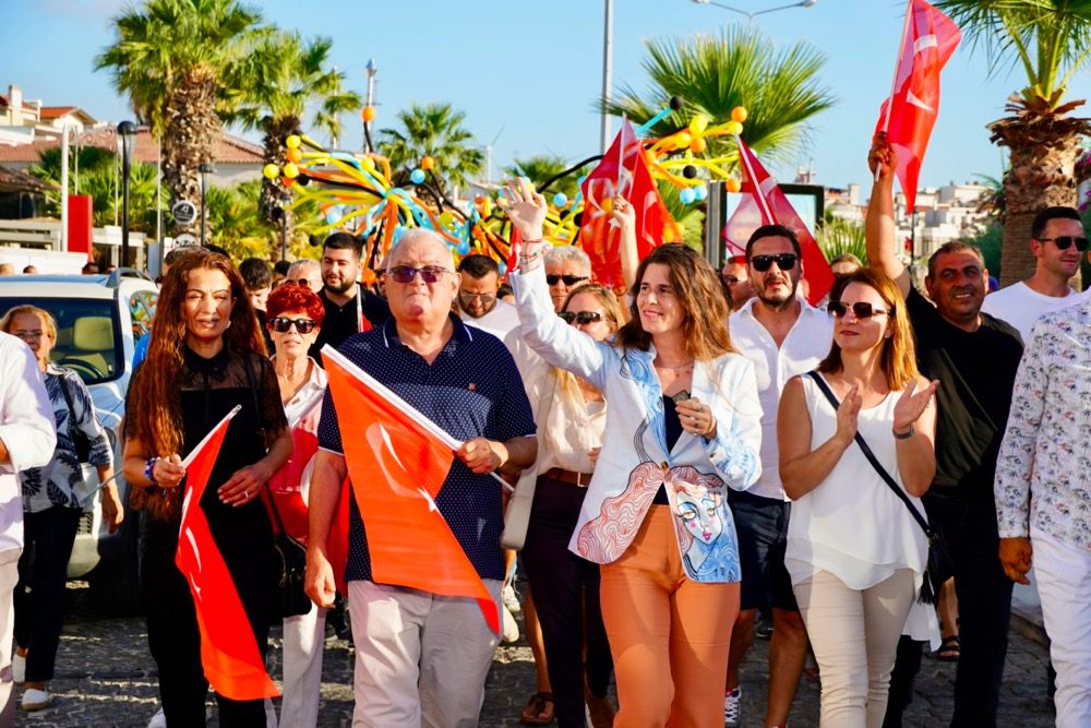 Çeşme Festivali, “90’larda Çeşme” teması ile başladı!