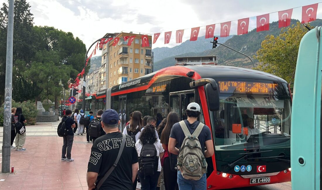 Manisa Büyükşehir Belediyesi ekipleri,