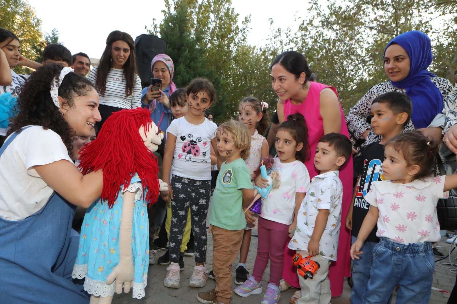 Bayraklı’da çocuklar şenlikte buluştu 