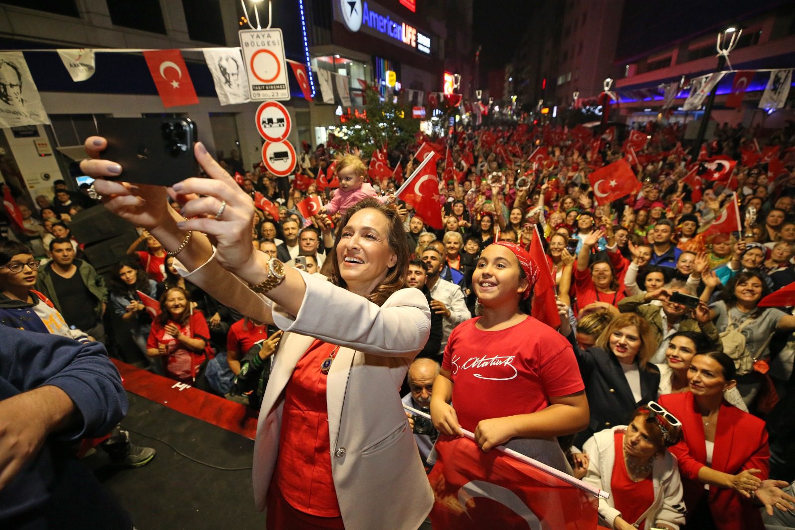 Karşıyaka’da 101. yıla muhteşem kutlama!