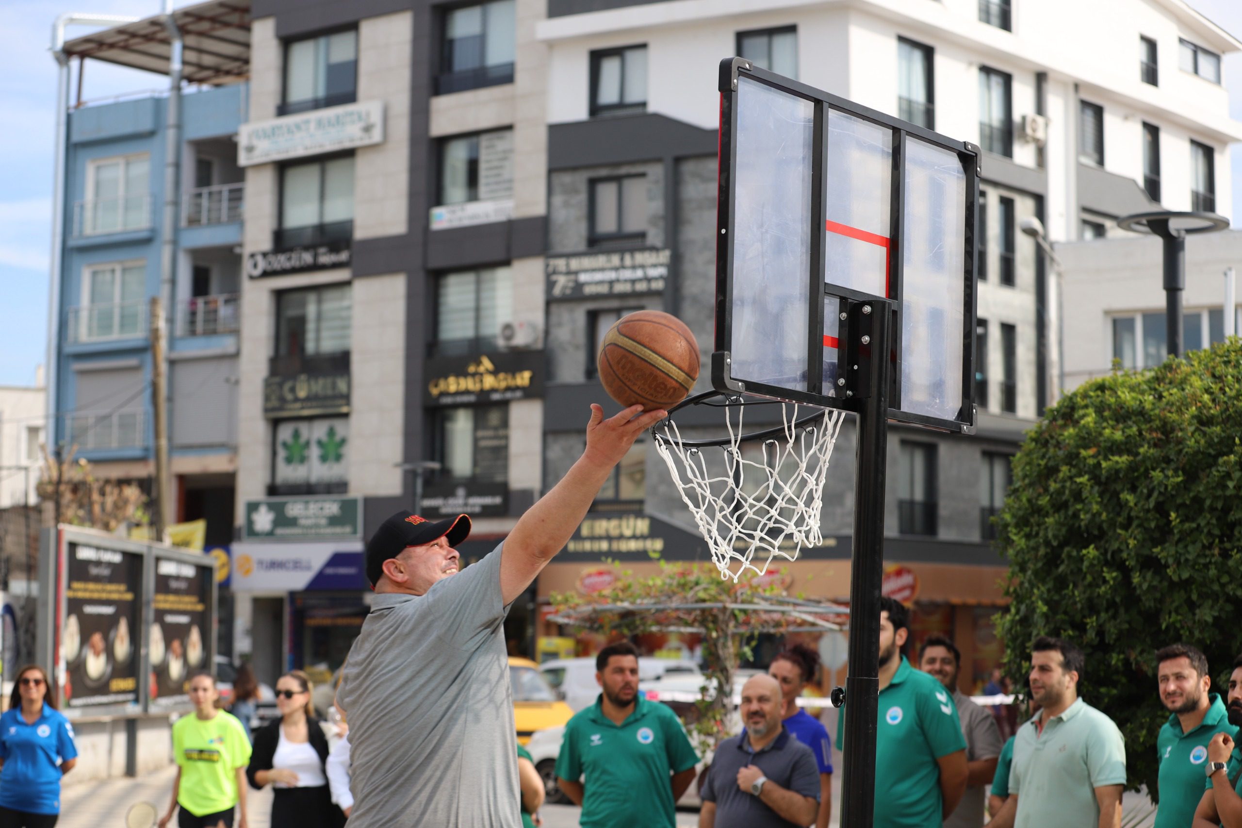 Menderes’te Basketbol Şöleni Var