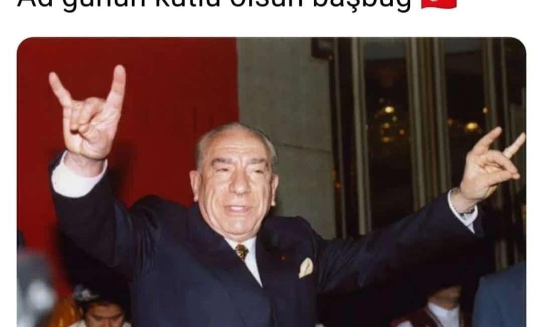 ATATÜRK’ün Resmini indiren İngiliz