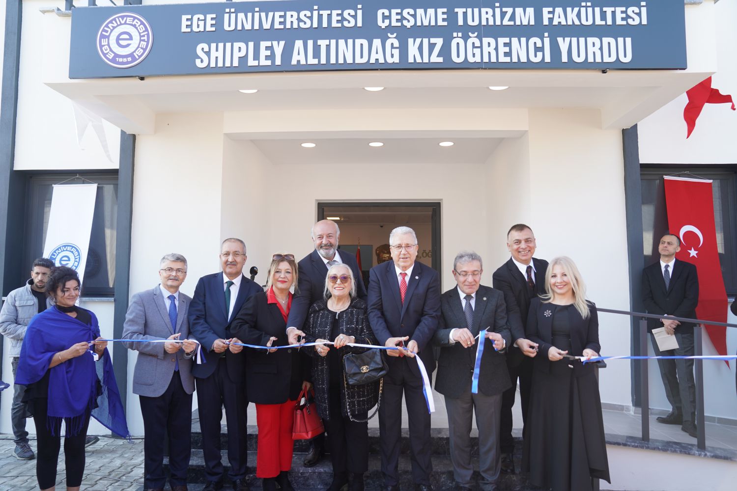 Çeşme Turizm Fakültesi Shipley-Altındağ Öğrenci Yurdu düzenlenen törenle açıldı