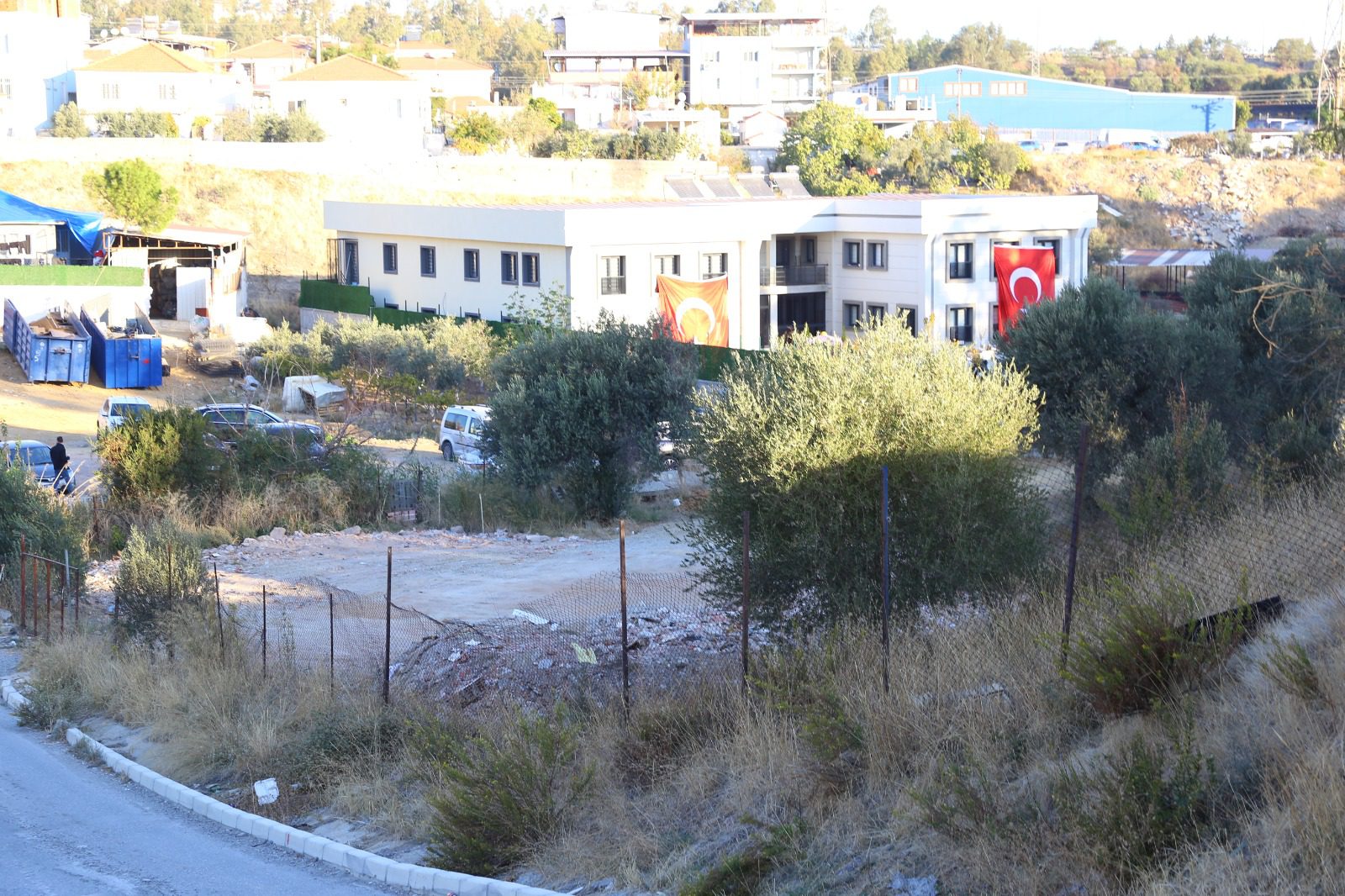 Karabağlar Belediyesi’nden Uzundere’deki Kaçak Yapı Hakkında Açıklama