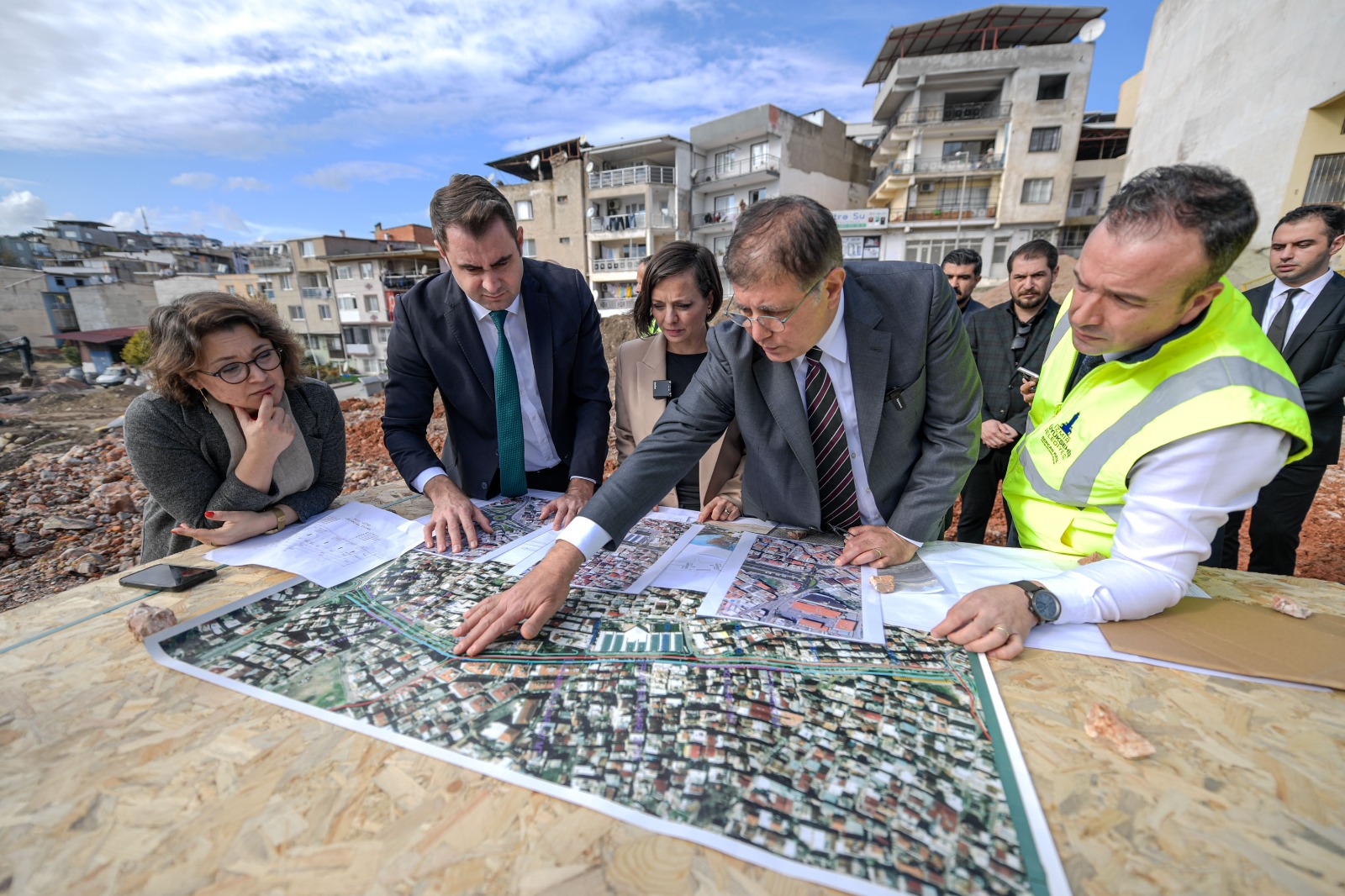 Karabağlar trafiğine nefes aldıracak çalışma başladı