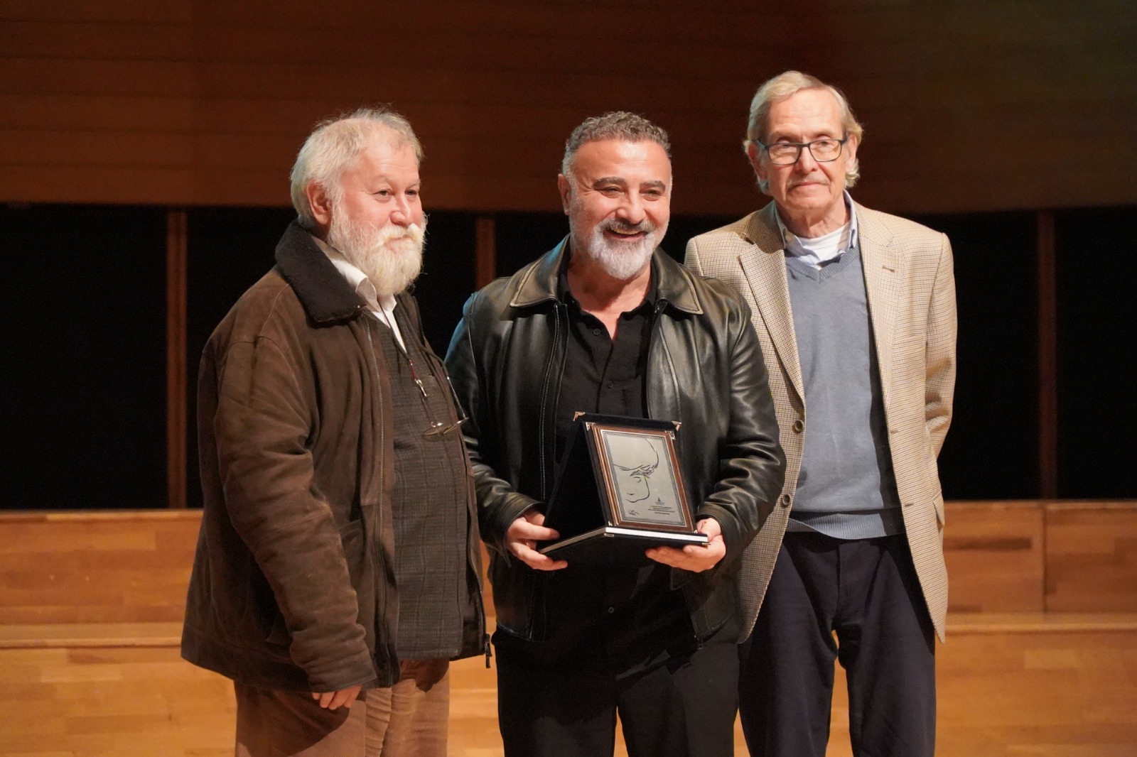 Mizah Festivali’nde ödüllü açılış