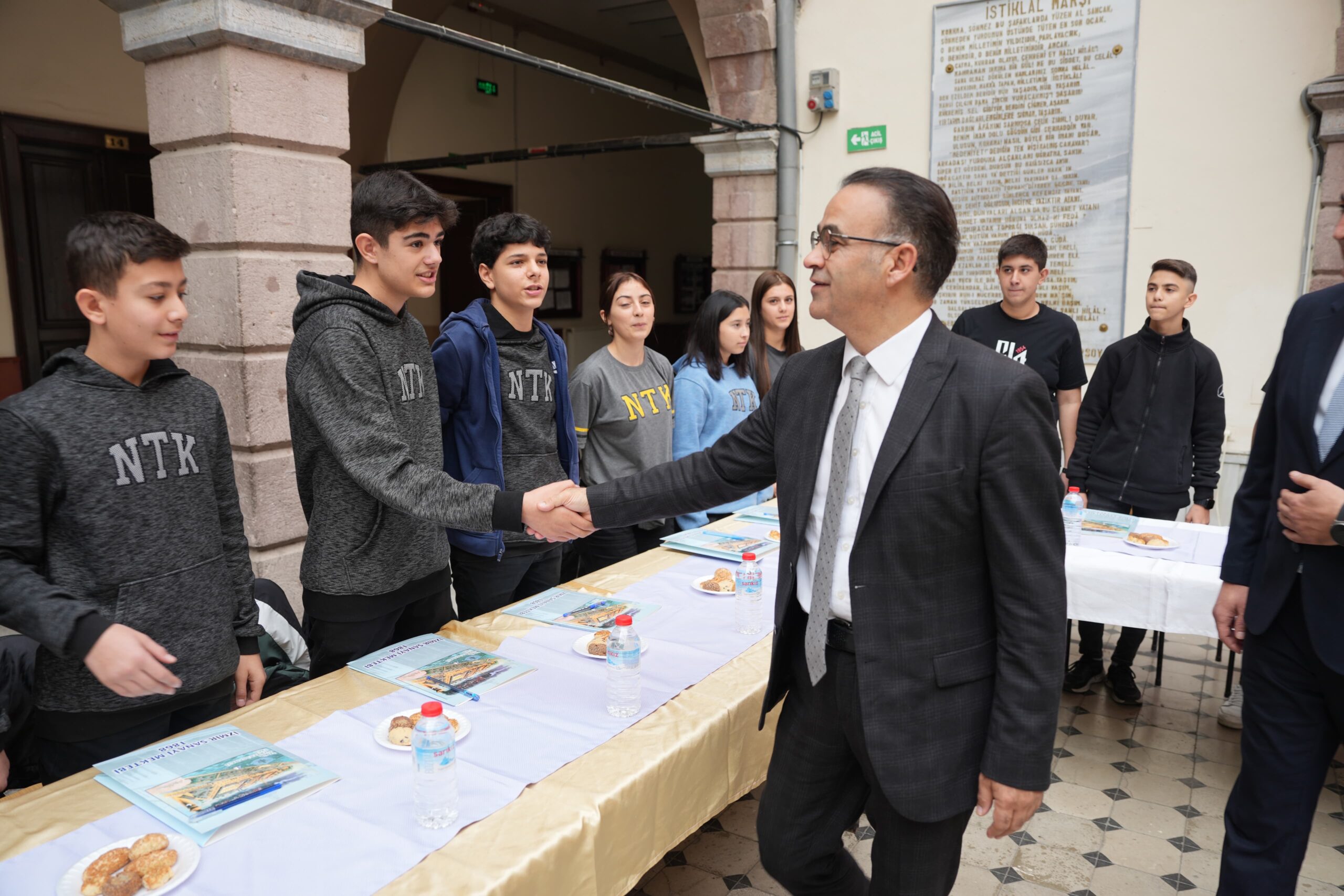 Dr. Ömer Yahşi, “Gençlik Söyleşileri” Programında Meslek Lisesi Öğrencileriyle Bir Araya Geldi