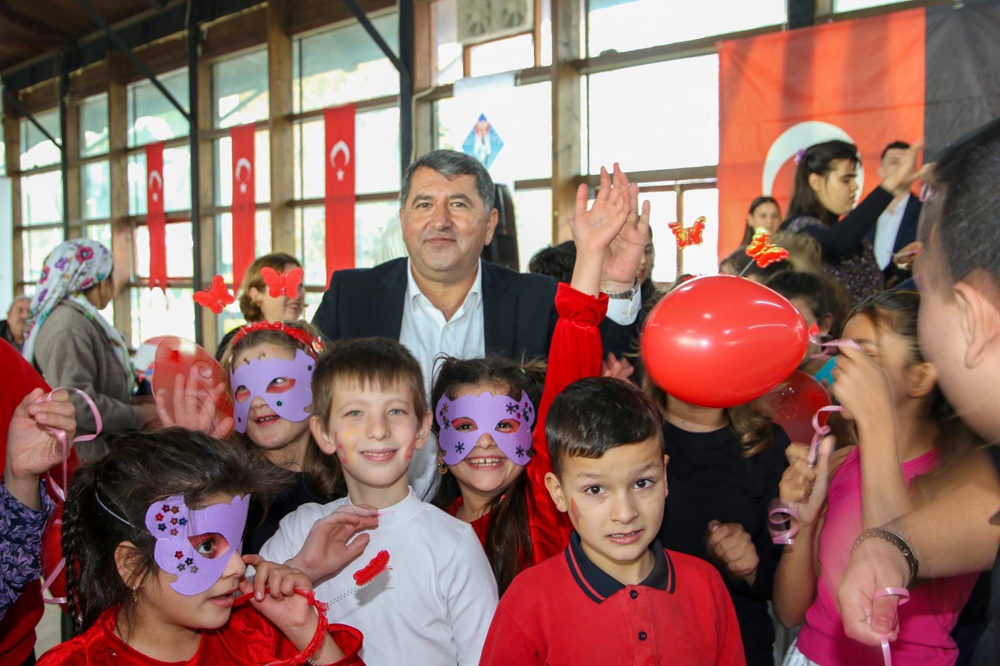 Bayındır’da başkan Sakarsu engelliler günü etkinliğine katıldı