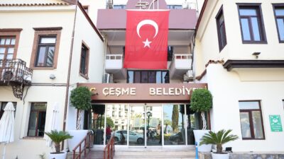 Çeşme Belediye Başkanı Lâl Denizli, “Çeşme Belediyesi olarak, üniversite öğrencilerimize