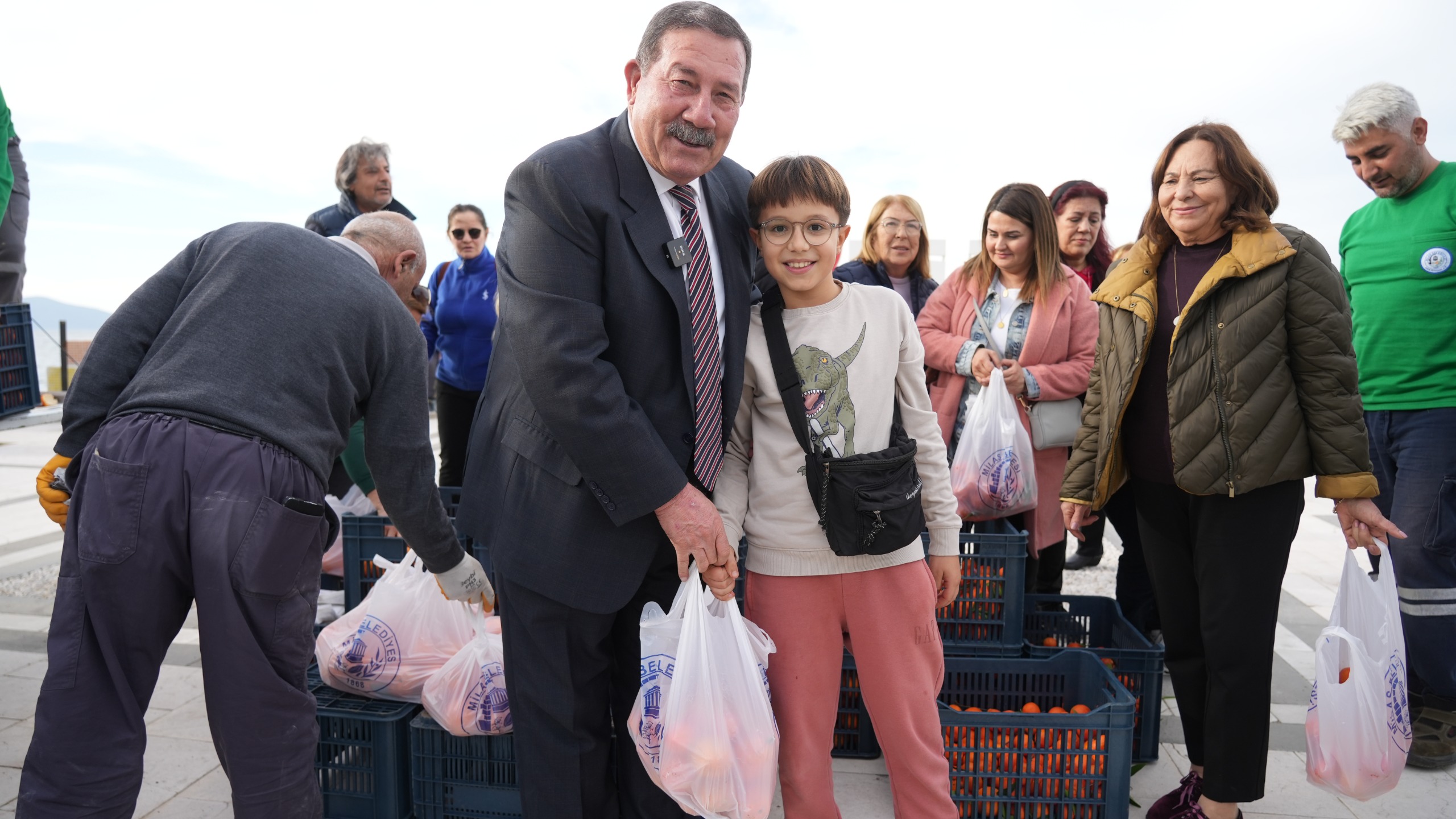 PORTAKAL DAĞITIMLARI GÜLLÜK VE BOĞAZİÇİ’NDE DEVAM ETTİ