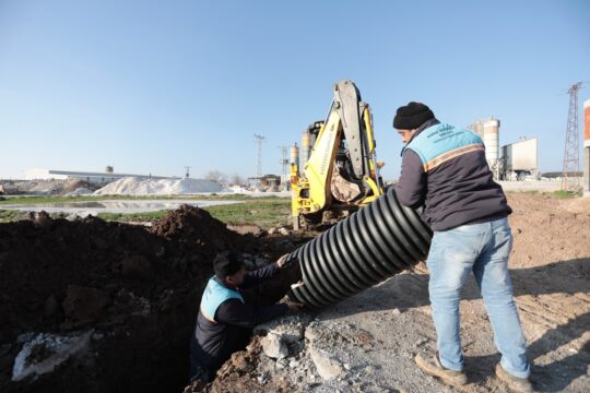 Hürriyet Mahallesi’nde yeni sanayi sitesinde yer alan iş yerlerinin alt