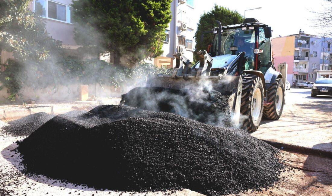 Bayraklı Belediyesinin, İzmir Büyükşehir Belediyesi iş birliğiyle yürütülen yol yenileme,