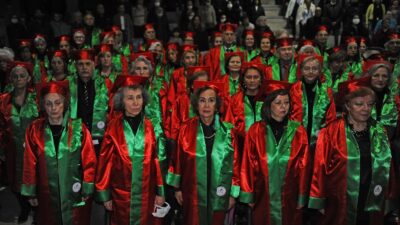 Karşıyaka Belediyesi, 3. Yaş Üniversitesi’nden mezun olan 60 yaş ve