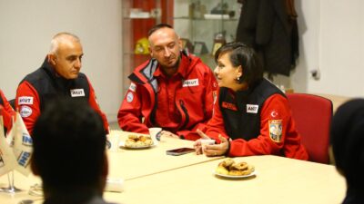 Karabağlar Belediye Başkanı Helil Kınay, 6 Şubat depreminin yıldönümünde, Karabağlar