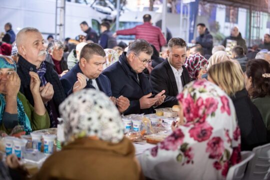 İzmir Büyükşehir Belediye Başkanı Dr. Cemil Tugay, ramazan ayının üçüncü