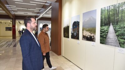 Manisa Büyükşehir Belediyesi, doğa fotoğrafları ile tanınan sanatçı Ertuğrul Tugay’ın